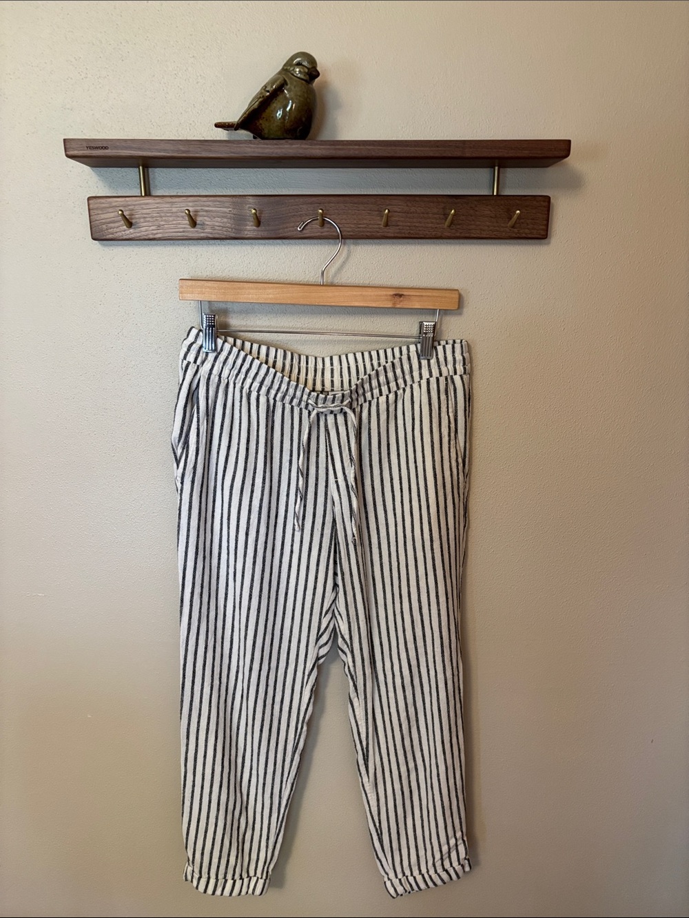 Old Navy Blue & White Vertical-Stripe Cropped Drawstring Pants